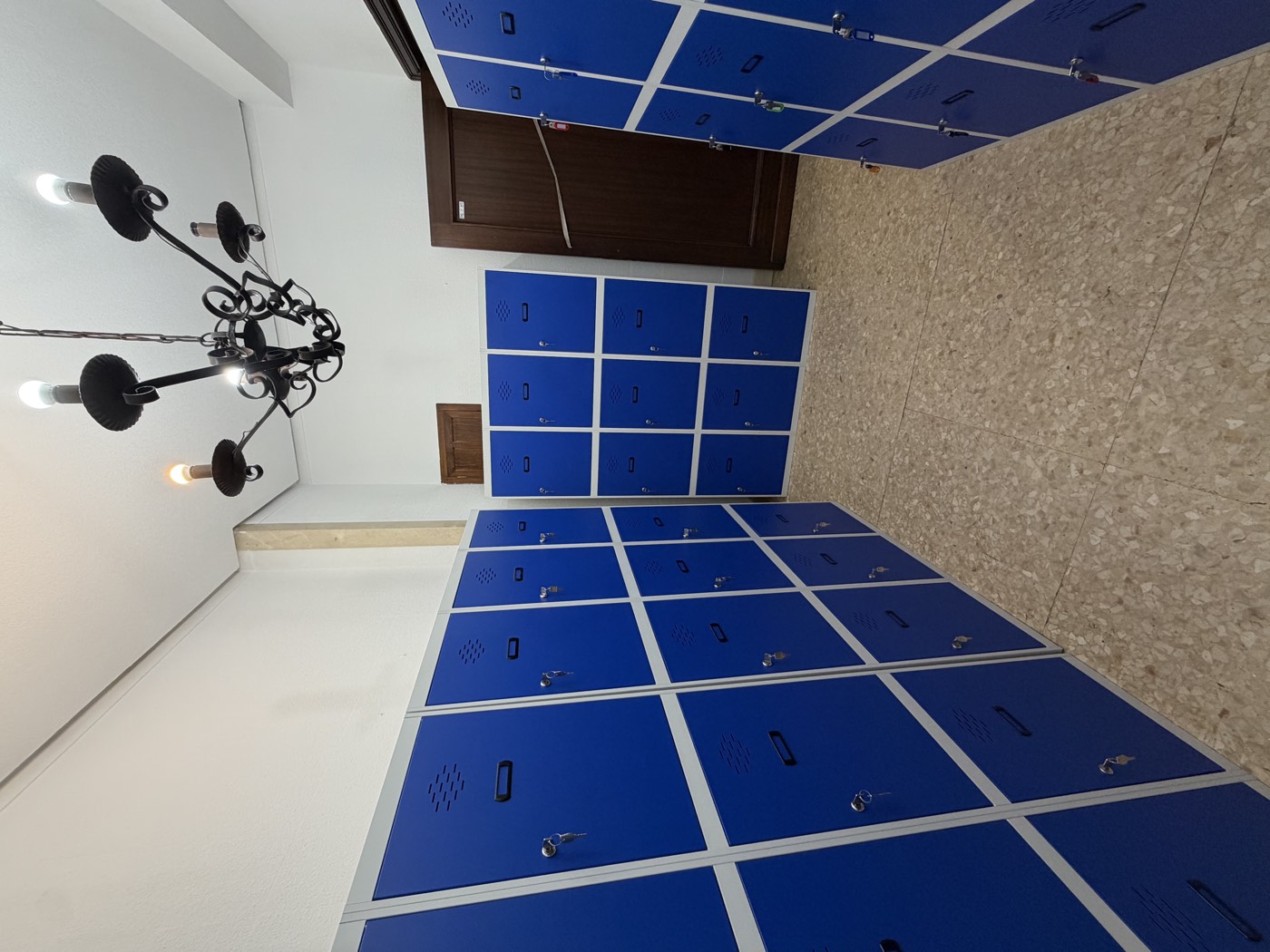 Sala de taquillas para guardar las pertenencias de forma segura